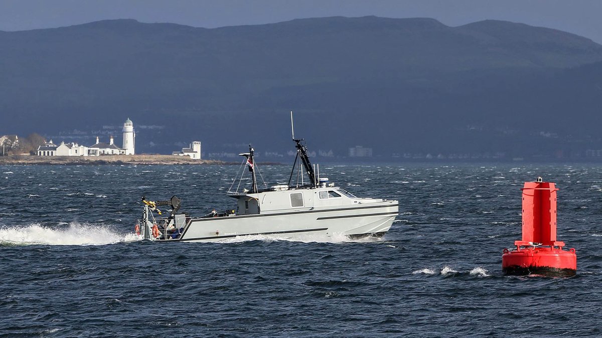 Navy Lookout on Twitter "RNMB Hebe heading into The Clyde from
