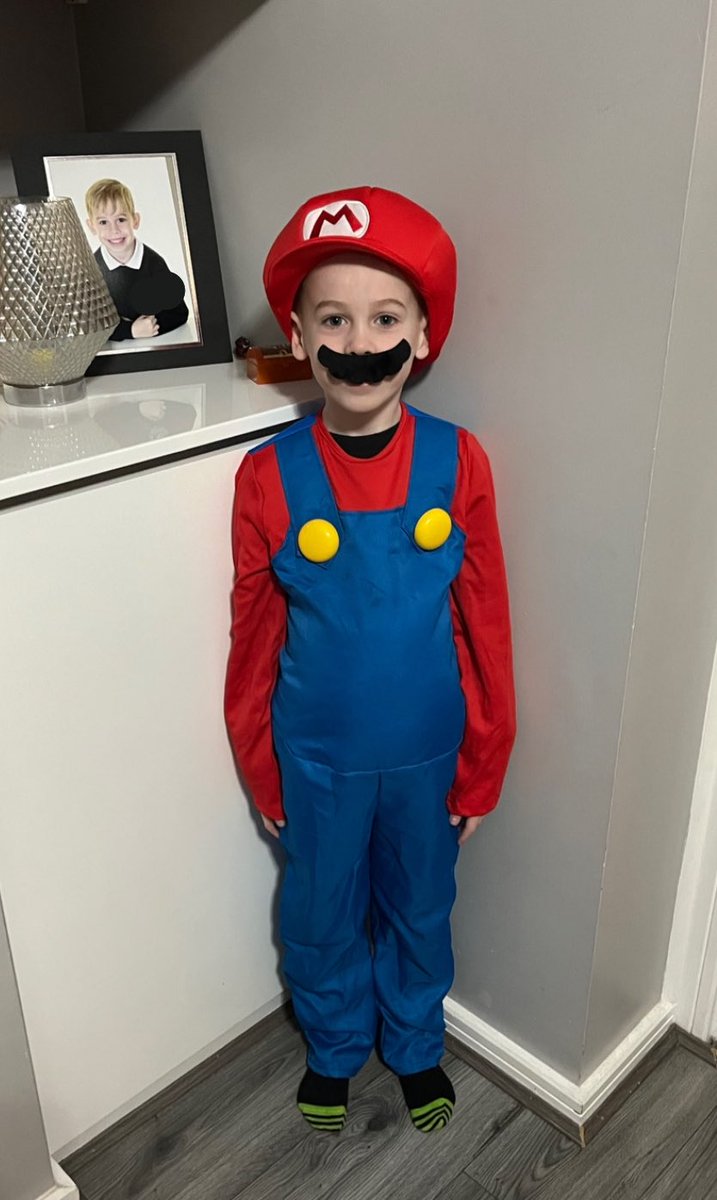 Daniel wanted to express just how big of a Mario fan he is for #DressToExpress day! “He is Boss!!” @MrsC4mpbe11 @Misswalsh1_  ✨ ✨ ✨ #ChildrensMentalHealthWeek