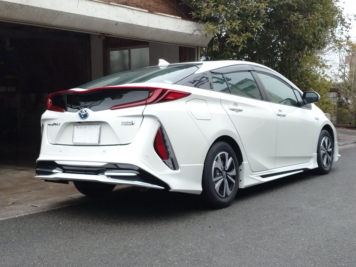 CarCoat_Evolve's tweet image. と、今日仕上げたプリウスPHV😆

 #トヨタ  #プリウスPHV
 #コーティング  #納車仕上げ