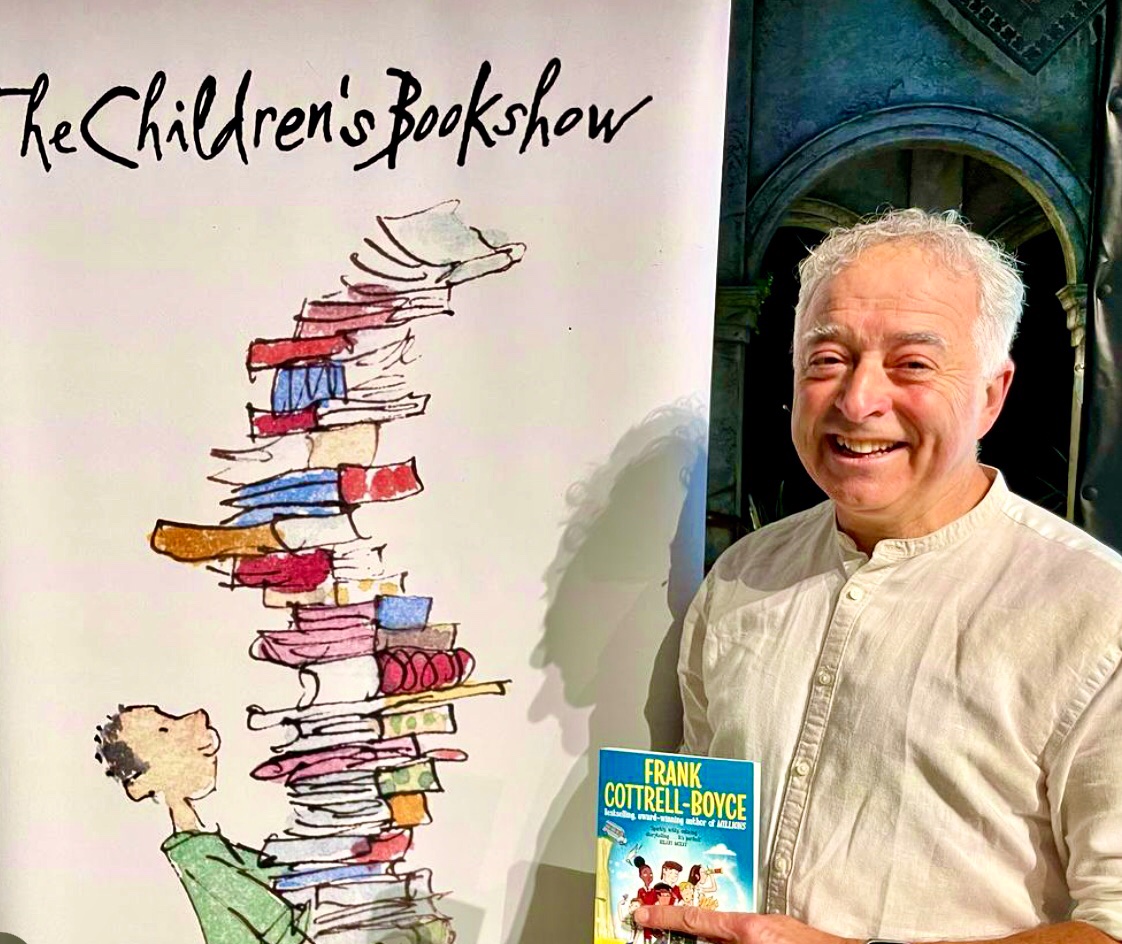 ChildrensBkShow's tweet photo. Celebrate World Book Day📚LIVE online 
with @ChildrensBkShow on Friday March 3rd, 2023 
Frank Cottrell-Boyce &amp; Yasmeen Ismail! 
📣BOOKING  NOW OPEN 😄https://t.co/ISGYlBvlM9… https://t.co/ouMzxcUvUd