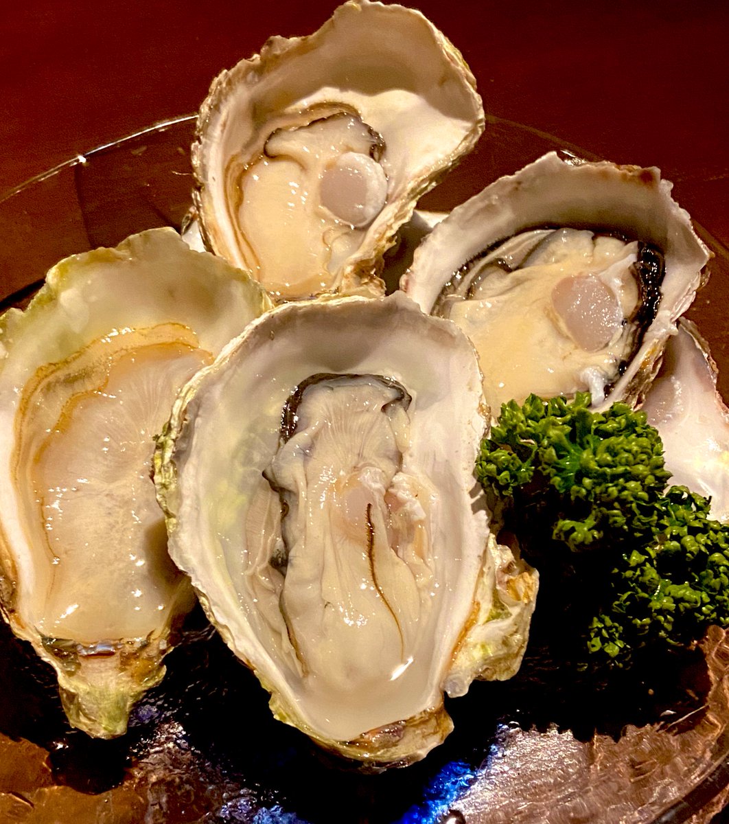 大雪すぎる😭
本日もopen( ･ㅂ･)و ̑
ご来店の際はお足元お気をつけてお越しください🙇‍♀️
 #火鍋  #体ポカポカ🔥
 #しゃぶしゃぶ
 #春夏秋冬
 #牡蠣
…雪かき嫌😫