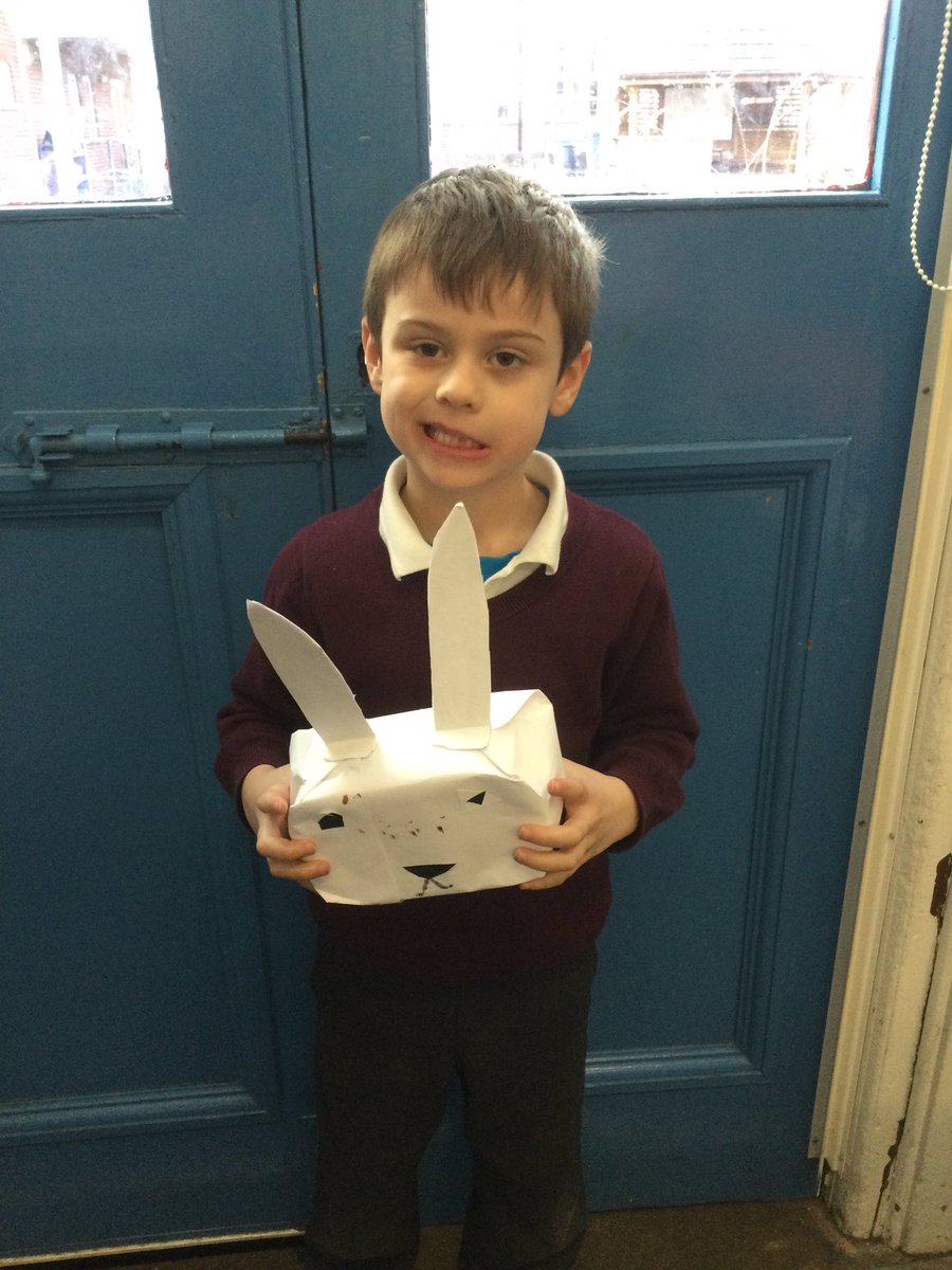 ThamesideSch's tweet photo. Inspired by @michelle3duk, Year 2 made animals sculptures using recycled materials. We thought about why we need to reduce waste to protect animals. #YFMtps #Arttps https://t.co/0CJXwh5bvz