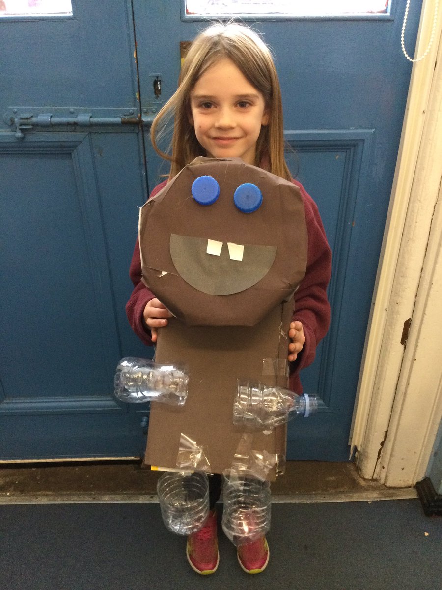 ThamesideSch's tweet photo. Inspired by @michelle3duk, Year 2 made animals sculptures using recycled materials. We thought about why we need to reduce waste to protect animals. #YFMtps #Arttps https://t.co/0CJXwh5bvz