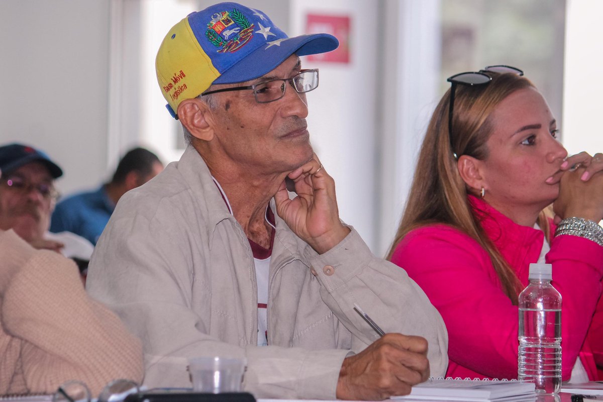 Bases de ciencia moderna comenzo estableciendo la individualidad del yo
Mtra.<a href="/Gabrielasjr/">Gabriela Jiménez</a>,destacó  
En el Primer Encuentro Nacional de Formadores del PSUV

Nuestro modelo de ciencia es el reconocimiento a los saberes y a los poderes creadores del pueblo
#SerieDelCaribeGranCaracas