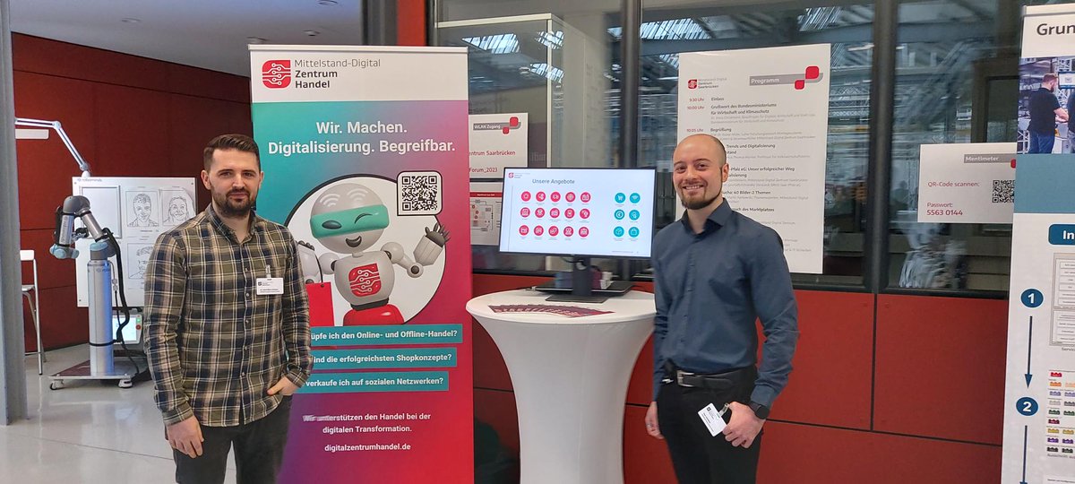 handelkompetent's tweet photo. Wie kann #Digitalisierung und #KünstlicheIntelligenz erfolgreich im #Mittelstand eingesetzt werden? Das Digitalforum Saar von @MDZSaar feiert Premiere und klärt diese und weitere Fragen 🎉 Unsere #KITrainer vom @DFKI sind zu Gast und stellen unsere Themen und Angebote vor 🤓 https://t.co/DODaVcmR2U