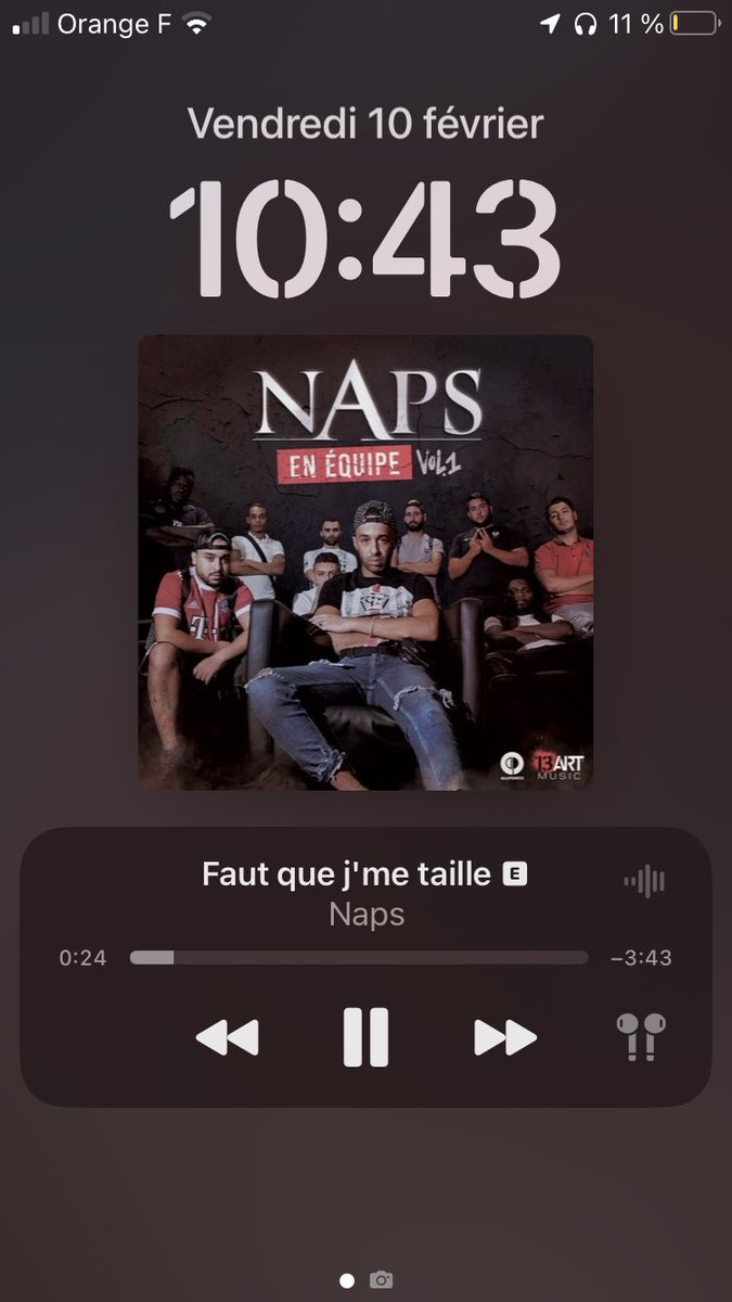 Crumzeii's tweet photo. @LaPvlga Écoute moi sa stp https://t.co/5RQY5ShwnB