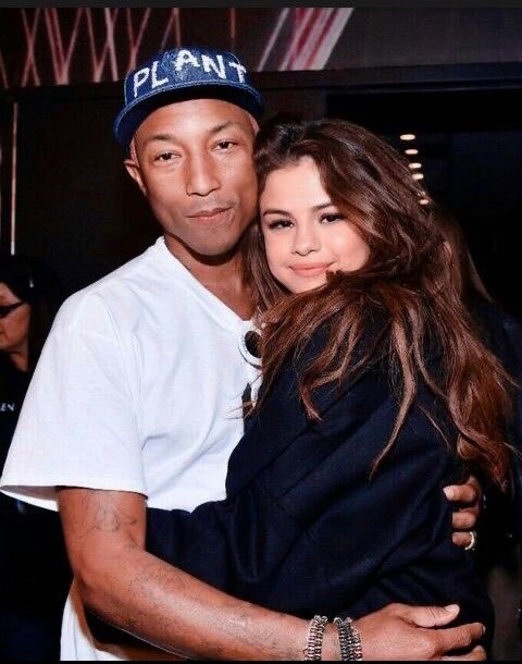 SelGVoteStats's tweet photo. I’m voting for #SelenaGomez for #FaveDocumentary at the #iHeartAwards

Retweet to vote too 🗳 https://t.co/EAExg43H24