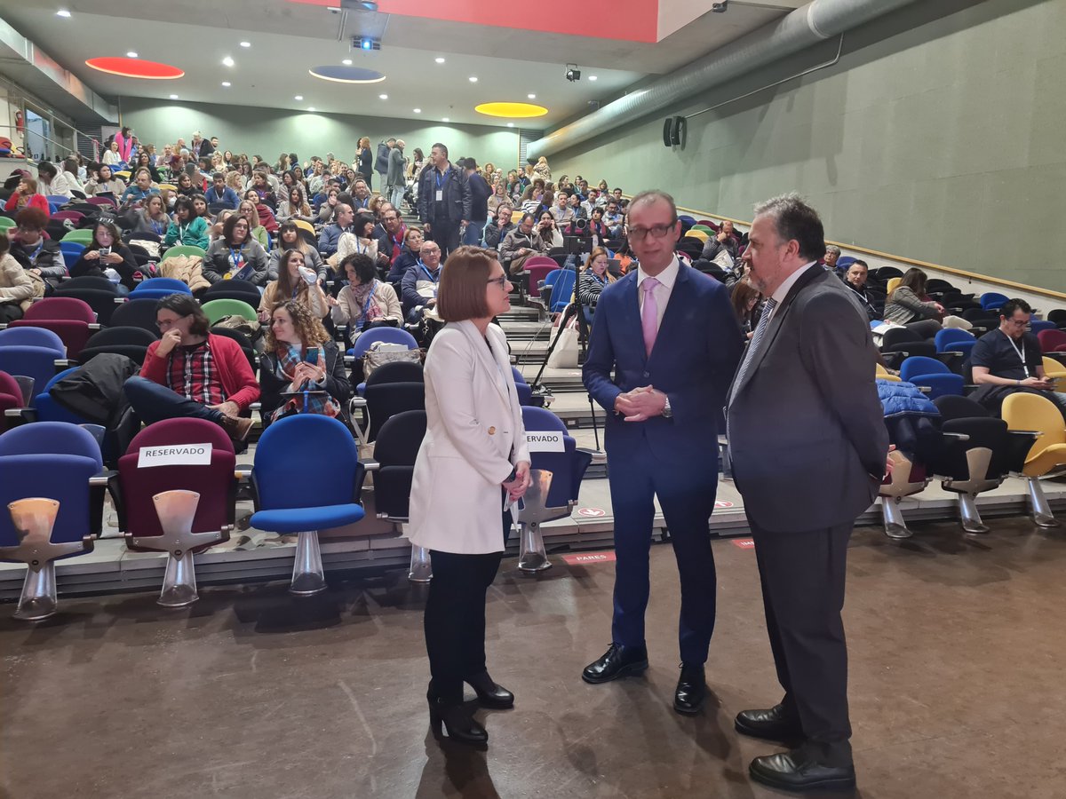 Educarm's tweet photo. ✅300 personas participan en el I Congreso de Educación Digital Inclusiva, organizado con la colaboración de @MicrosoftEduEsp.
💻El uso didáctico de las tecnologías en el aula, la diversidad y accesibilidad serán temas a tratar. 
#ceciCARM #educacion 
🔗⬇️
https://t.co/rfMYKhEqWX https://t.co/XK5wwkhBgL