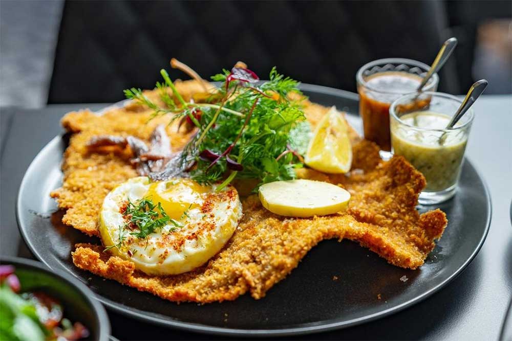 Although <a href="/jayrayner1/">Jay Rayner</a> predicted this back in 2021, it's taken till now for <a href="/schnitzelforevr/">Schnitzel Forever</a> to open their second restaurant - this one's in Hoxton hot-dinners.com/2023021012121/…