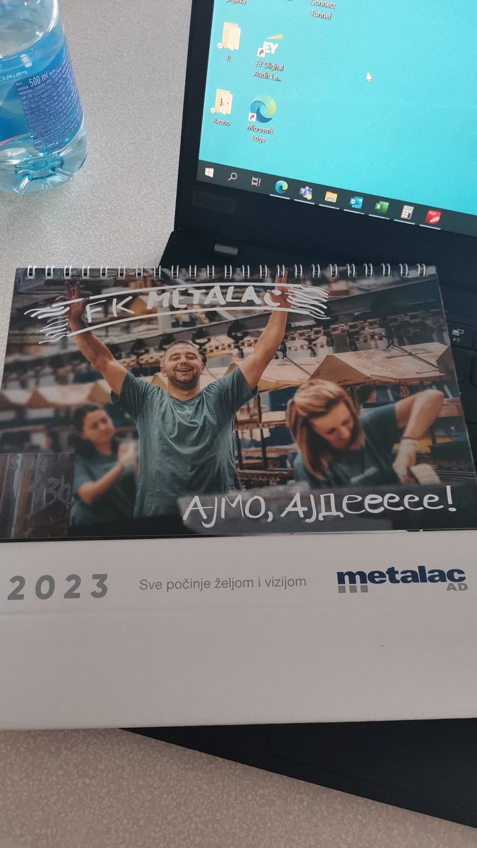 KristinaMilic16's tweet photo. Primer odrzive kompanije koja brine o svojim radnicima 😊
Na kalendarima su slike radnika iz njihovih entiteta kao i procesi proizvodnje nasih omiljenih proizvoda 😁
I izmedju ostalog moj omiljeni klijent kao i omiljeni tviter nalog @MetalacAD ❤️ #metalac https://t.co/G7Yo8R4NUW