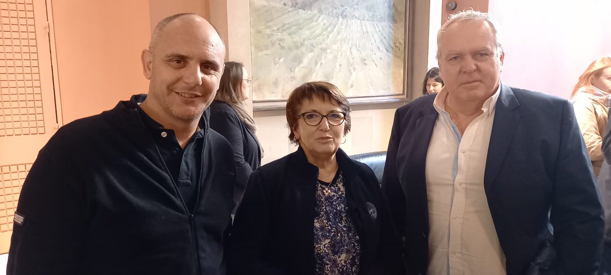 gmessienhpi's tweet photo. #AlpesdeHauteProvence : Congrès de la #FDSEA04 ce vendredi à #DignelesBains, en présence de la présidente de la @FNSEA, @ChLambert_FNSEA  , entourée ici de @ldepieds, président de la FDSEA04, et de #FrédéricEsmiol, président de la Chambre d'Agriculture 04. https://t.co/VujRehMfs1