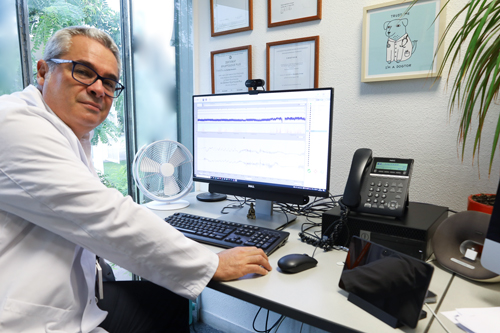 hospitaldelmar's tweet photo. #DiaInternacionalEpilepsia 

L’@hospitaldelmar és pioner en el #monitoratge a distància de pacients amb #epilèpsia 

https://t.co/l9Q8YmdPO5 

#telemedicina @UNEEG_medical @Dr_Rocamora @ALCEEpilepsia @fedeepilepsia https://t.co/zsHTq5bqqz