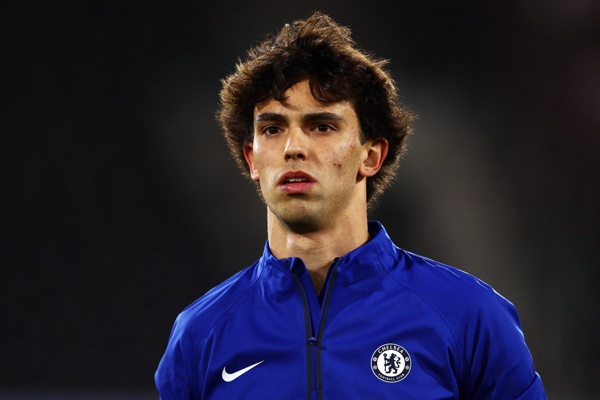João Félix não é fã do VAR 

"Não gosto muito do VAR. Trouxe menos erro, mas o futebol é feito de erros. Assim como os jogadores erram, os árbitros também erram. O futebol é lindo como é e acho que sem o VAR seria mais emocionante porque teríamos erros que geram polémica."