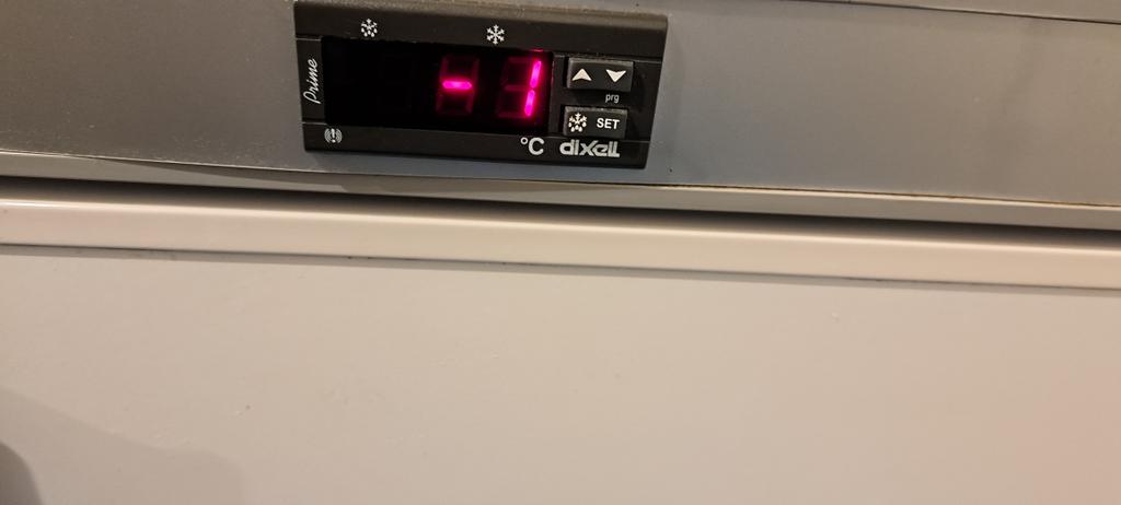 #rdguk You know it's cold when you're able to use your fridge to freeze things

#streetfood #streetlife #winterdays #arcticblast #Lebanese #Levantine #Vegan #Falafel #Halal #shawarma