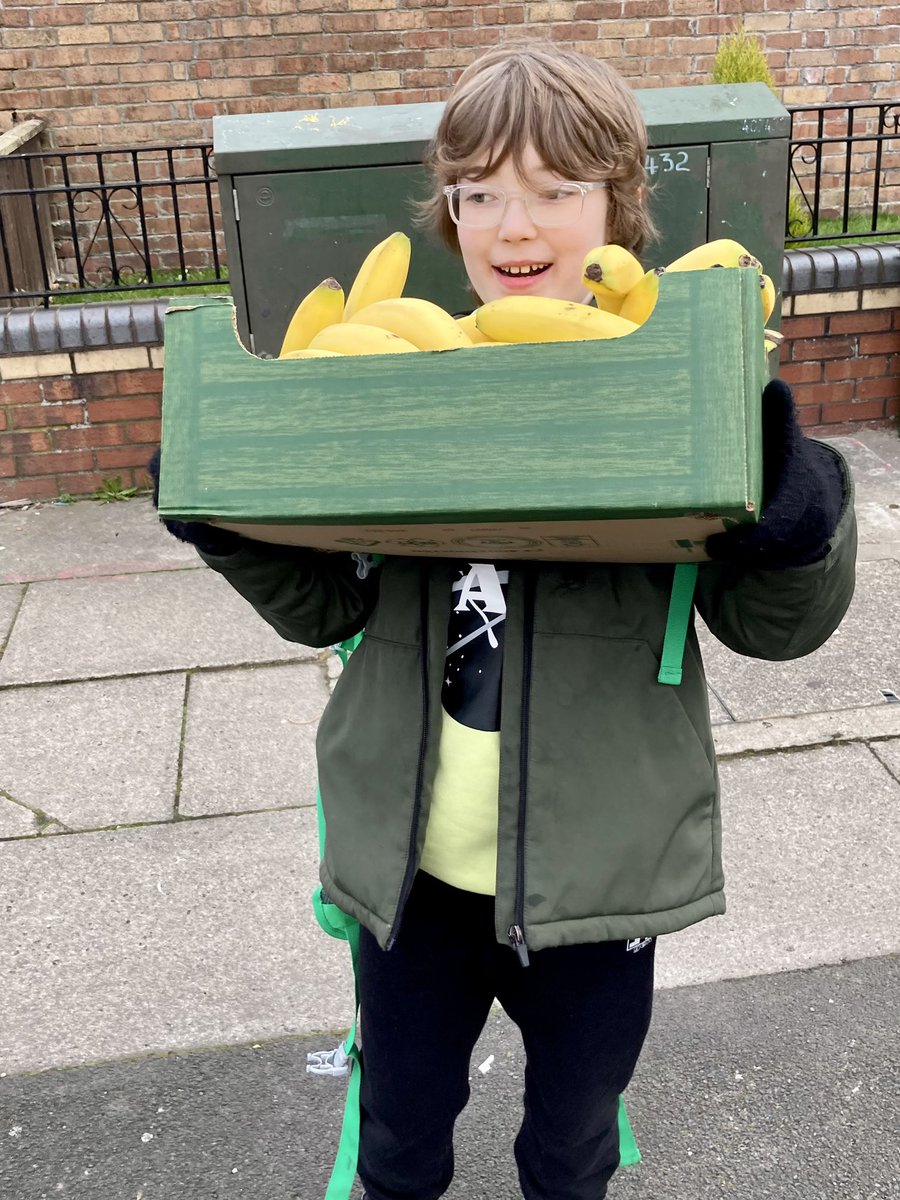 Even our fruit is colour coordinated for wear yellow day! Bananas delivered to @OLSSTweets this morning. 

#childrensmentalhealthawarenessweek #mentalhealthmatters #wearyellow #bananas #freefood #community #communitymatters #sharingiscaring