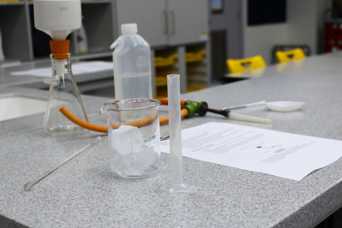 WhitgiftSchool1's tweet photo. The Whitgift Diploma in Biomedical Science welcomes 60+ students weekly from Whitgift and surrounding schools to provoke a new and genuine scientific interest. This week they tested their skills in a practical by making aspirin. π§ͺπ₯Ό #WhitgiftScience #biomedicalscience https://t.co/V0A2p4a9Ka