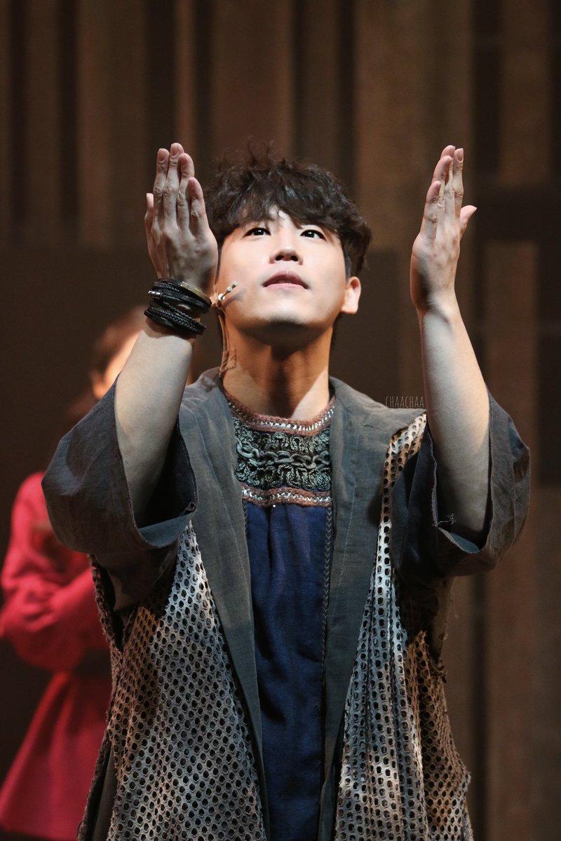 230210 뮤지컬 다이스 마티네 커튼콜

다이스 역 - 황두현 배우님🎲

#황두현 #다이스 #다이스커튼콜