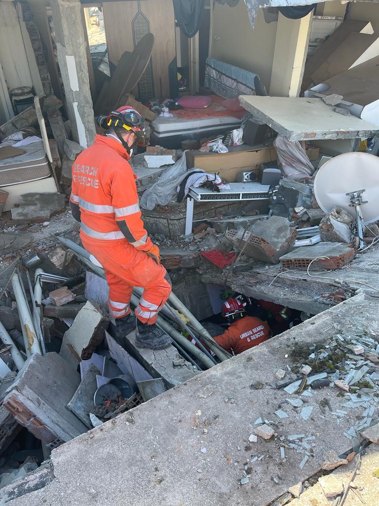 kentfirerescue's tweet photo. We have 3 tech rescue firefighters, Jim, Brad &amp; Martin, out in #Turkey as part of @UK_ISAR_TEAM. 
The whole team is doing incredible work to rescue people trapped following Monday's earthquakes.
Our guys have been involved in some amazing rescues so far, reuniting families ❤️ https://t.co/PAClfOoW61