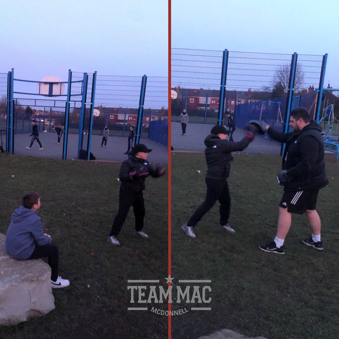 A fantastic session tonight at Mexborough for the Team Mac VRU project!

Some good boxing skills on display..👀

#boxing #vruproject #violencereduction #boxinglife #boxinggym #skills #teammacfoundation