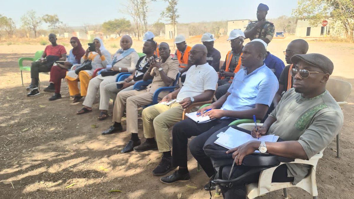 Itie_Senegal's tweet photo. Les membres ⁦@Itie_Senegal⁩ ont visité hier, jeudi, le site en construction du nouveau village de Boto Santo (anciennement Kouliminde) situé sur le permis de la société⁦⁦ @IAMGOLD_Corp⁩ #kebetu #senegal ⁦@EITIorg⁩ ⁦⁦@AwaMCollSeck⁩ https://t.co/DOLcyvT4zz