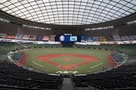 shikazu_koushi's tweet photo. ベルーナドームは埼玉県所沢市にある埼玉西武ライオンズの本拠地球場です！池袋から電車が出ていて、西武球場前駅のすぐ目の前にあります！ドームだけど間に隙間があるので雨が入ってきたり、春先は寒いです❄️EXOのペンミに行く時は暖かくしていくことをお勧めします！ https://t.co/q09uYDQQZz