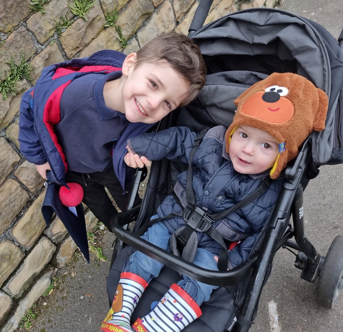 stephmeatsix's tweet photo. Hey Duggee joined us on the school run 🥰 https://t.co/syzQPXx404