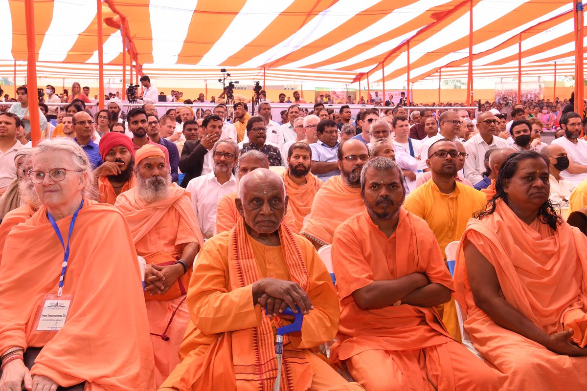 rashtrapatibhvn's tweet photo. President Droupadi Murmu addressed the Foundation Day Celebration of Jnanaprabha Mission at Bhubaneswar today. https://t.co/wLe6pcnbkU https://t.co/CBUwTILOL8