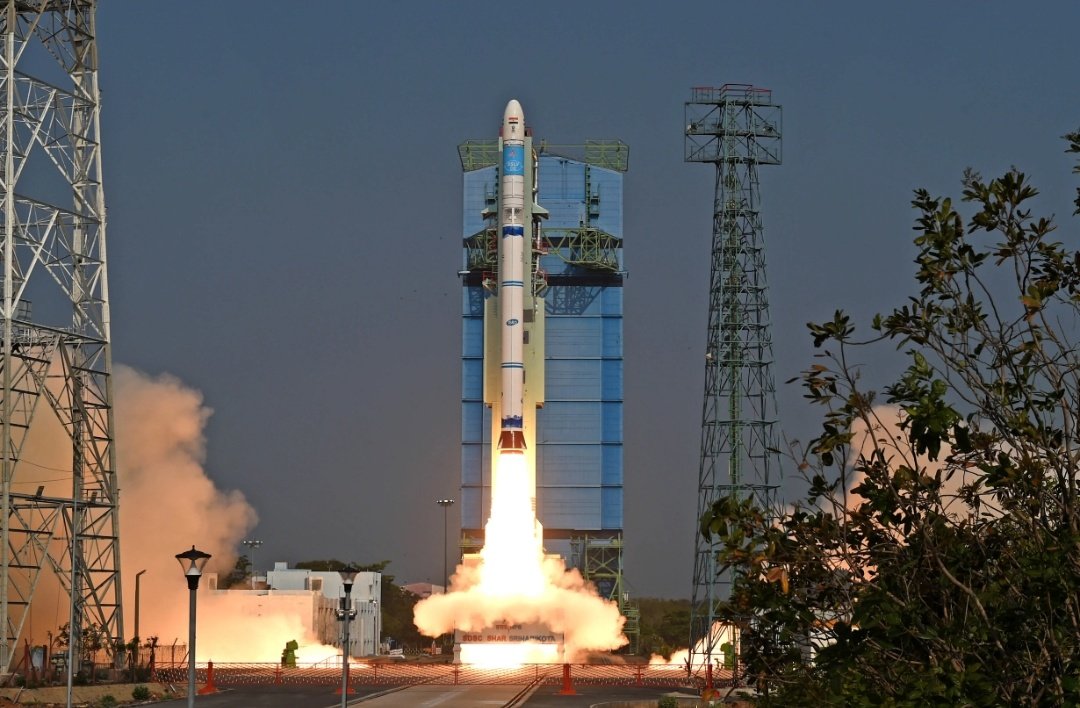 nkknspace's tweet photo. ISRO HQ, SSLV-D2 lift-off from First launch pad at SDSC, today at 0918 IST.
#SSLVd2 / #EOS07 #ISRO https://t.co/18sRza0e8z