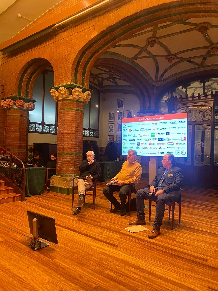 Clúster de Seguretat Contra Incendis de Catalunya tweet media