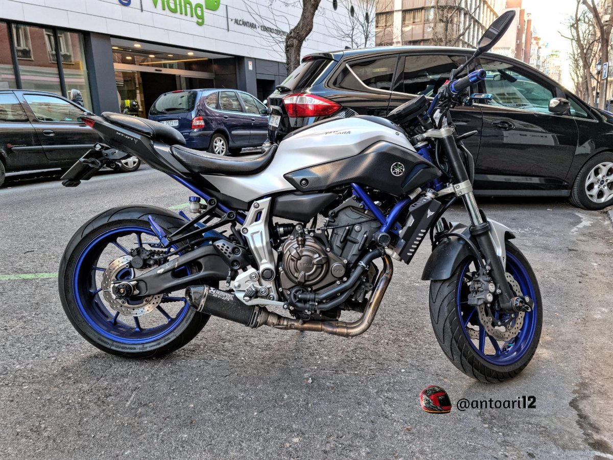 Motos en la calle-141 #2023InviernoMadrid🌨️ Bikes on the street-141 #2023WinterMadrid❄️ #Yamaha #Mt07 #YamahaMT07 #YamahaBikes #bikes #bikes4life #bikesonthestreet #bikespassion #motosenlacalle #Ilovebikes #Ilikebikes #streetbikes  #bikesforever #😃👍🏻🏍️💨💨💨