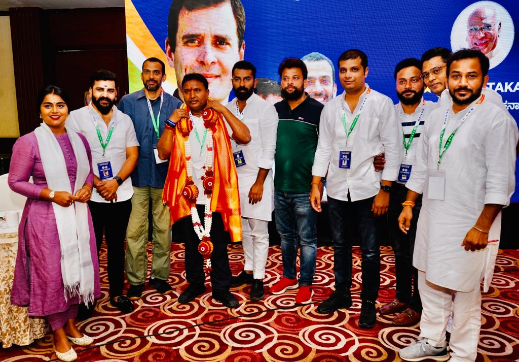 srinivasiyc's tweet photo. Attending the State Executive meeting of @IYCKarnataka along with IYC I/c Shri @Allavaru ji.

Each member of the Karnataka Youth Congress is ready to wipe out the corrupt 40% BJP Govt in the upcoming assembly elections.

@Buntyshelke_inc @nalapad https://t.co/DFD2ShzlKm