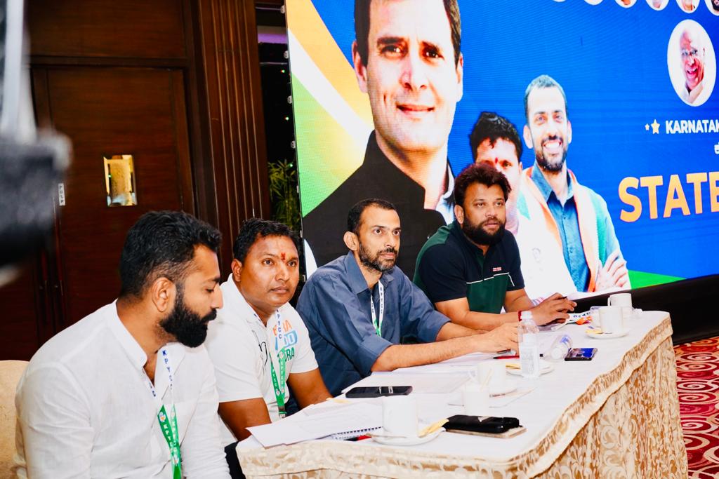 srinivasiyc's tweet photo. Attending the State Executive meeting of @IYCKarnataka along with IYC I/c Shri @Allavaru ji.

Each member of the Karnataka Youth Congress is ready to wipe out the corrupt 40% BJP Govt in the upcoming assembly elections.

@Buntyshelke_inc @nalapad https://t.co/DFD2ShzlKm
