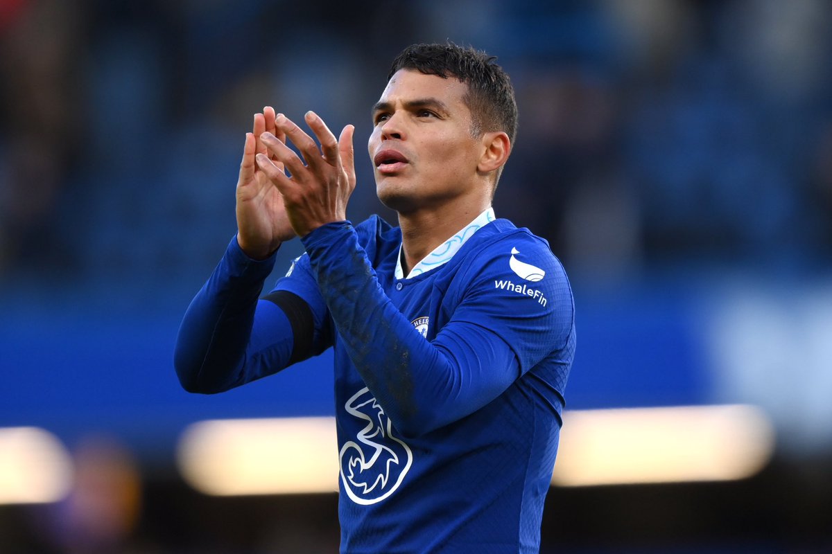 FabrizioRomano's tweet image. EXCL: Chelsea have now reached full verbal agreement with Thiago Silva on a new contract valid until June 2024, here we go! 🚨🔵🇧🇷 #CFC

Draft of new deal being prepared— it’s all done and agreed verbally as Thiago has given the green light.

New contract to be signed soon.