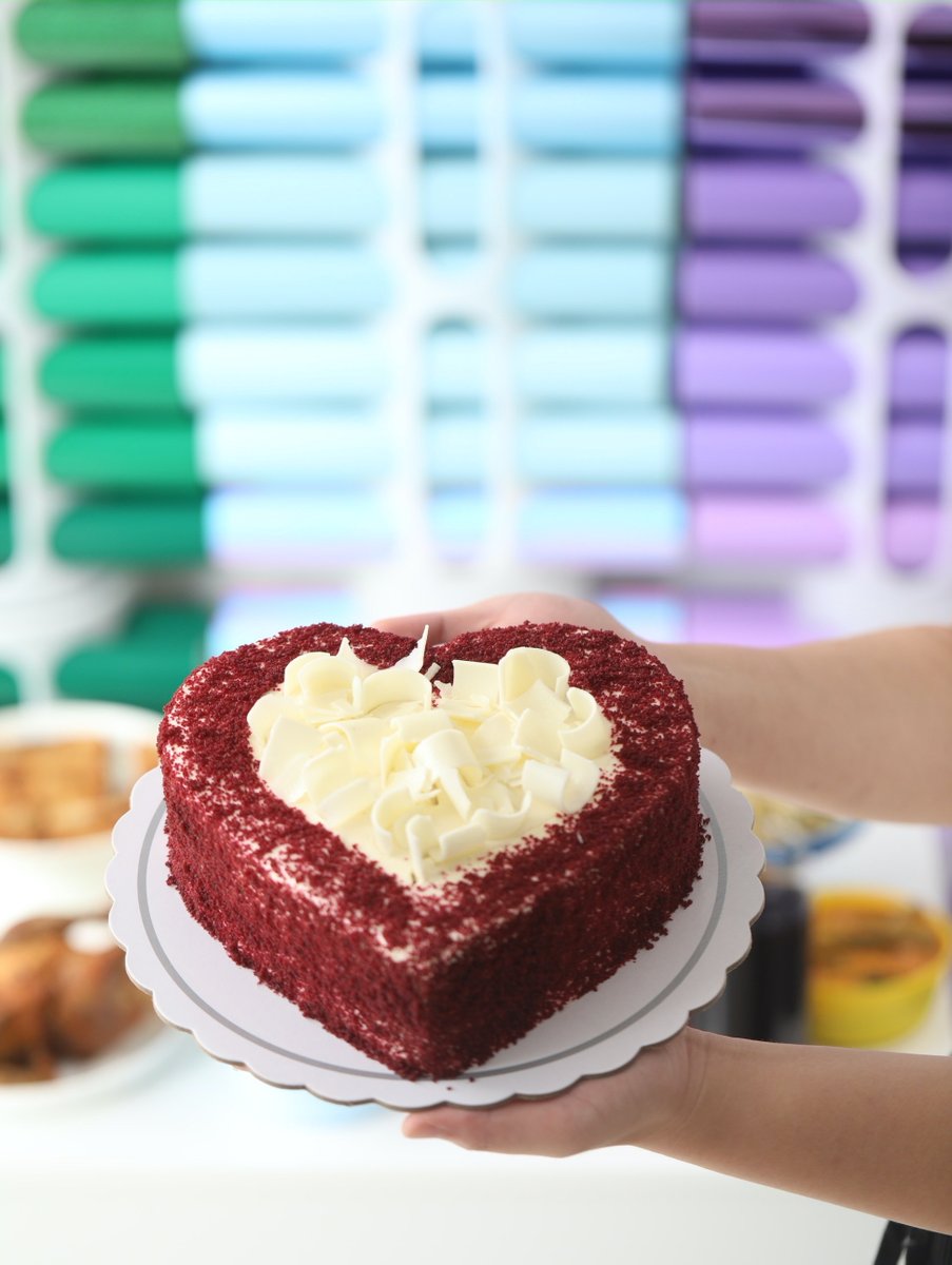 googlygooeys's tweet photo. Food is a love language too! 💕😋🍽🍗🥘🎂 Celebrate #ValentinesDay with your special someone with a special meal and this special heart-shaped 🍰 from @maxsrestaurant . #GooglyGooeysEats https://t.co/xdTMT71gtc