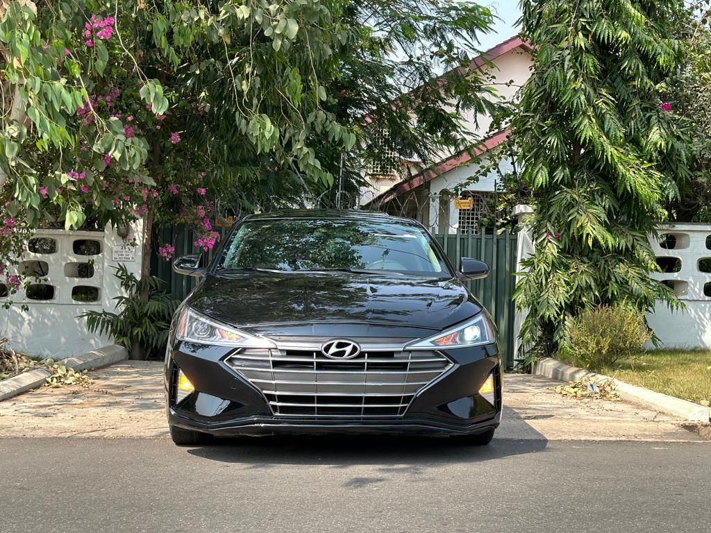 dollar_mclean's tweet photo. UNREGISTERED 2019 model HYUNDAI ELANTRA Available as Seen https://t.co/iscZHIwCxN