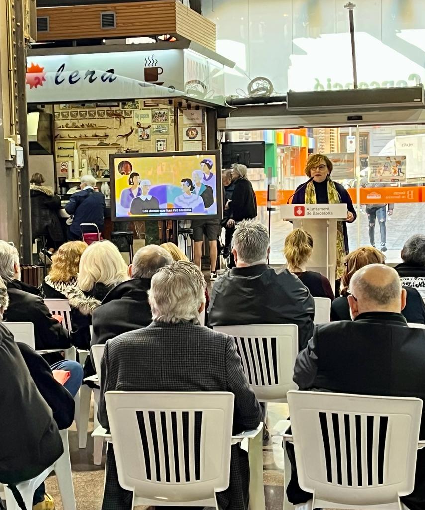 GrupCHMSM's tweet photo. #ALCIL assisteix a la Presentació de l'àlbum de cromos col·leccionable "Dones que han fet història a Barcelona" al @MercatConcepcio
#ALCIL forma part de @doneslescorts https://t.co/Tbaal7ybzA