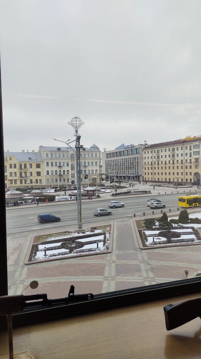dear_boov's tweet photo. побывать в кабинете мэра Минска ✔️ https://t.co/SImJ4cgRD0