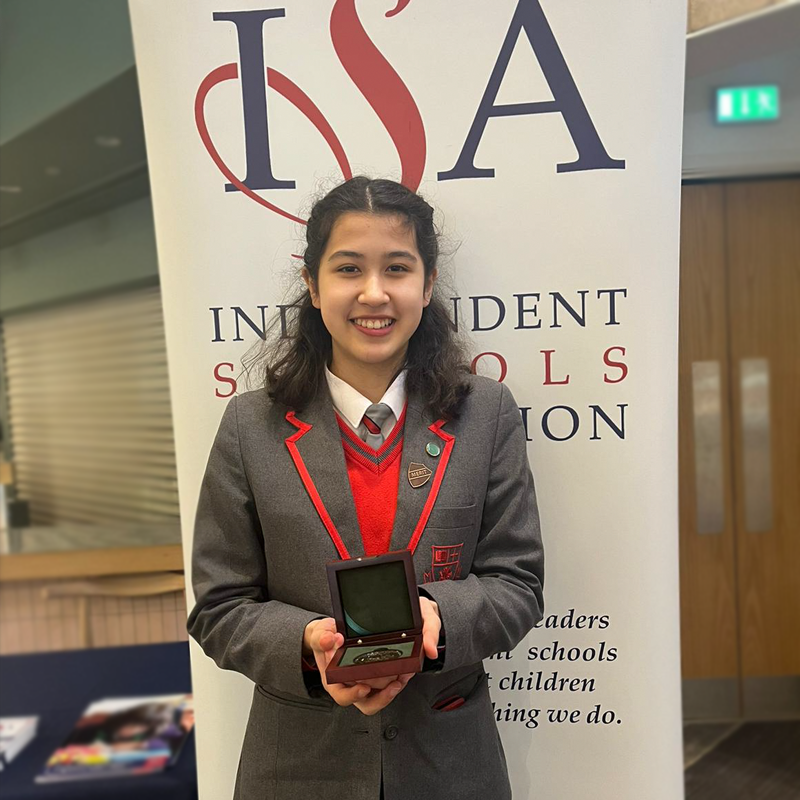 StMikes's tweet photo. Huge congratulations to Year 8’s Anna S, who performed in the final of the @ISAartsUK  competition, on Wednesday. 

Anna was highly commended and came away with an ISA award. A fantastic achievement, well done!
#ISAMusic #YoungMusicianOfTheYear https://t.co/VtfkH73VRC