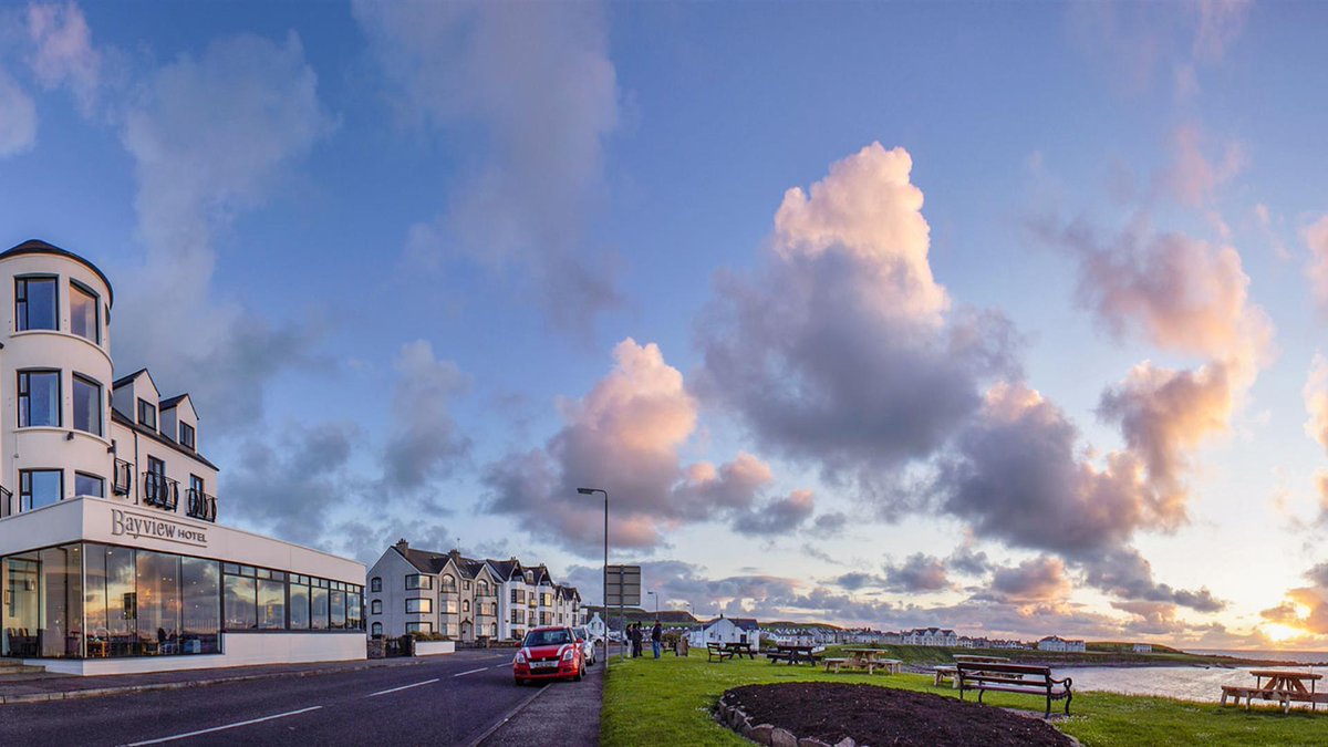 Planning a trip along the Causeway Coast? Stay at the 4* @BayviewHotelni from £180 per room per night! Relax and enjoy a seaside break with a three course meal, breakfast, and an Irish Coffee or hot chocolate on arrival. Book 👉 bit.ly/Bayview_Hotel #EmbraceAGiantSpirit