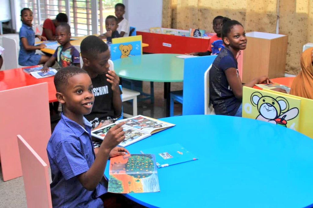 Yopougonbeaute's tweet photo. " Un bon livre oxygène l'esprit." Dany Laferrière
Ce sont les vacances, la Médiathèque Municipale de Yopougon attend les enfants pour des vacances studieuses et saines.
Médiathèque de Yopougon est intégrée à la "Maison des Jeunes et des Savoirs" sise à Niangon Allocodrome. https://t.co/xhpN9BwzSK