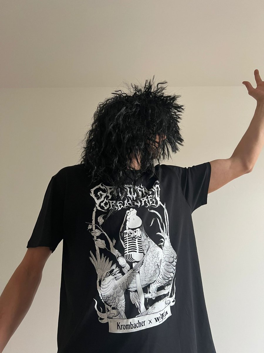 We have another of our Krombacher x Growling Creatures t-shirts in large to give away today. RT this post and follow us to enter and we'll pick 1 lucky winner this Sunday at 6pm. Good luck!
.
.
.
#comp #competition #giveaway #freebiefriday #comptime #win