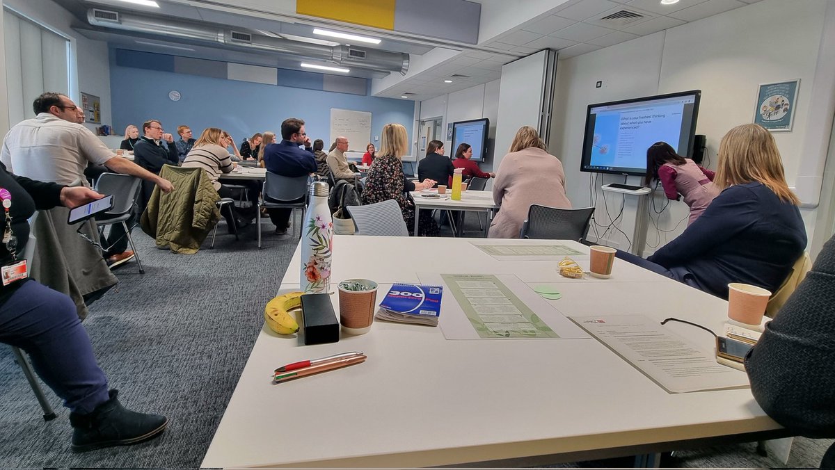 SEJenkins88's tweet image. She is up! @OnerConsultancy 
Making Functional skills English more accessible to ESOL learners. 
#FE 
#FunctionalSkills
#ESOL 
@cwa_college