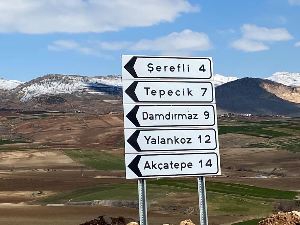 TEYİTLİ BİLGİ.
ADIYAMAN-GÖLBAŞI.ŞEREFLİ, TEPECİK, DAMDIRMAZ, YALANKOZ, AKÇATEPE KÖYLERİNE ACİL YARDIM GEREKİYOR. YARDIMLARA İHTİYAÇ VAR. ELEKTRİK YOK HALA.