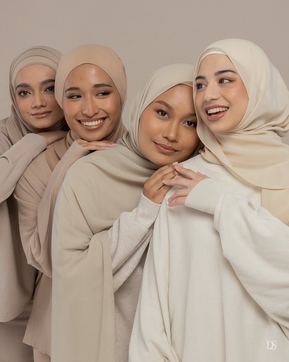 aalyaathrhh's tweet photo. — I love earth tones color, especially when the scarf material is best used and this is Mekkah Material Chiffon Shawl 🔮 https://t.co/yzvR9uABzQ