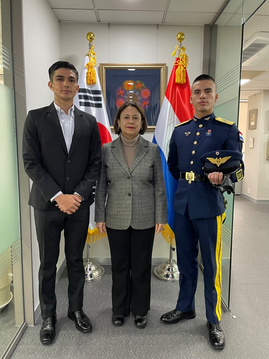 Visita del nuevo cadete 3° C Avc Diego Acosta,quien cursará un año de coreano para luego ir a la Academia de la Fuerza Aérea de Corea