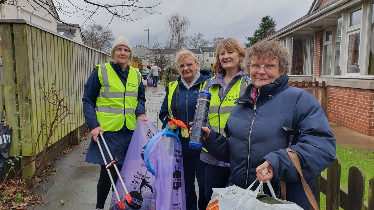ELFMThinkGlobalActLocal (@tgal_elfm) on Twitter photo This month we meet the Halton Wombles. And chat to campaigner <a href="/NickHolteBoy/">Nick Hodgkinson</a> about <a href="/FossilFreeWYPF/">Fossil Free WYPF</a>. All this and the joys of ebikes and volunteering. 4pm on East Leeds FM, then afterwards on the ELFM player chapelfm.co.uk/elfm-player/sh… This month we meet the Halton Wombles. And chat to campaigner <a href="/NickHolteBoy/">Nick Hodgkinson</a> about <a href="/FossilFreeWYPF/">Fossil Free WYPF</a>. All this and the joys of ebikes and volunteering. 4pm on East Leeds FM, then afterwards on the ELFM player chapelfm.co.uk/elfm-player/sh…