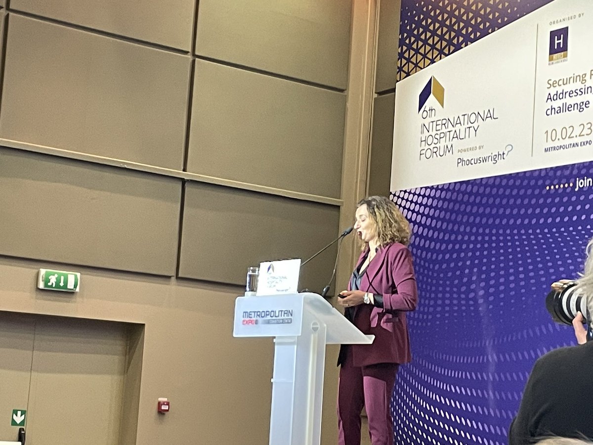 Linda Fox tweet media