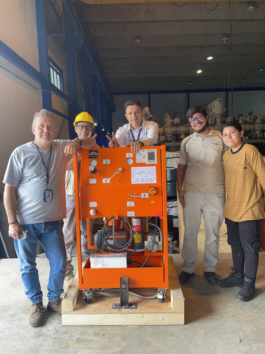 tecnicafase's tweet photo. Unboxing y entrenamiento práctico del Carro de Servicio Serie Mini B143R11 V3 de nuestra representada DILO para el tratamiento eficiente de gas SF6 en compartimientos de gas pequeños, con los amigos de ACAR y CORPOELEC

#DILO #SF6 #B143R11 #OneVision #ZeroEmissions #TFASE https://t.co/bqPJnmQPVr