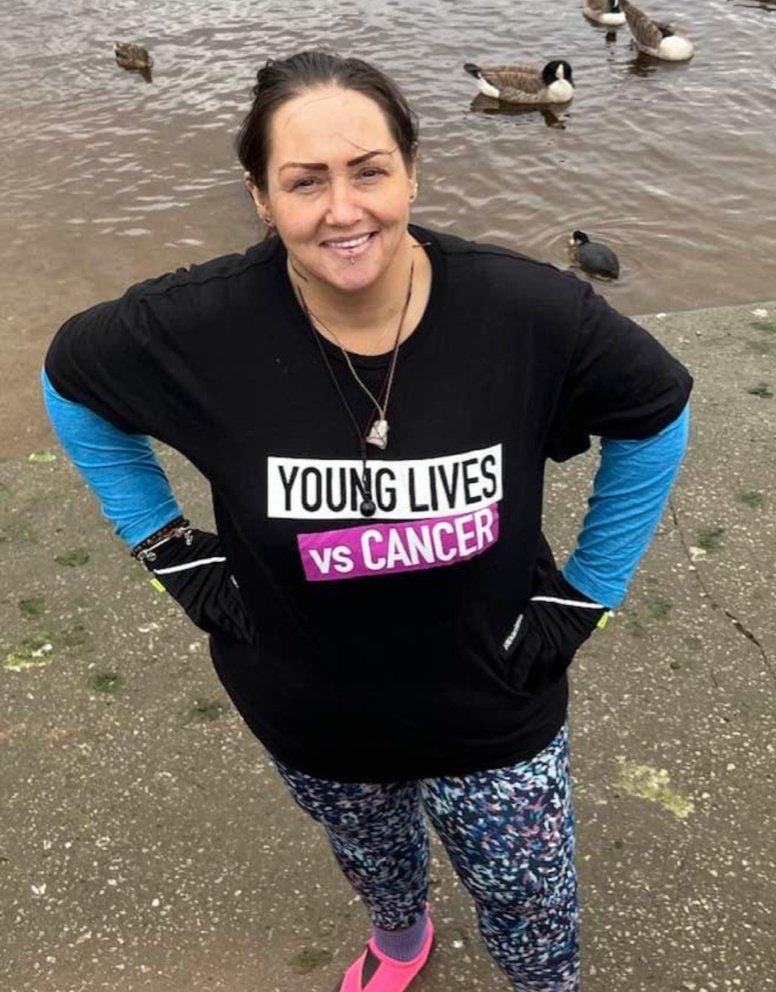 LAL_hsc's tweet photo. #proudteachermoment! Our learner Carmen spent her weekend undertaking a local 🥶 cold water 💧 swim to raise money for @YLvsCancer ... so far she's raised £100 with more yet come. WELL DONE 👏 👏 https://t.co/HKAqTCHYOh