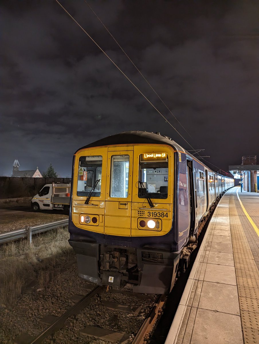 A very cold Wigan North Western with an even colder unit. #getyabigcoat